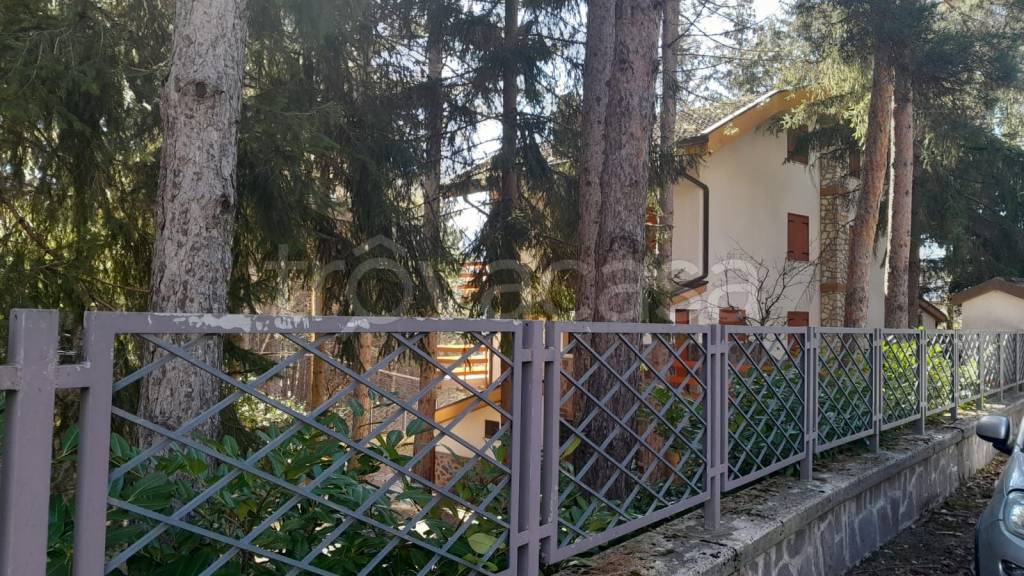 Villa Bifamiliare in vendita a Campo di Giove via Pescara