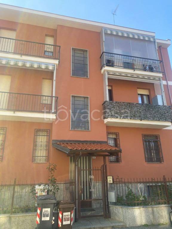 Appartamento in affitto a Rivoli via Asmara