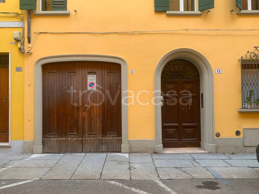 Garage in vendita a Bologna via Arienti