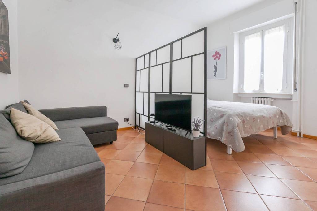 Appartamento in affitto a Milano via Terracina, 6