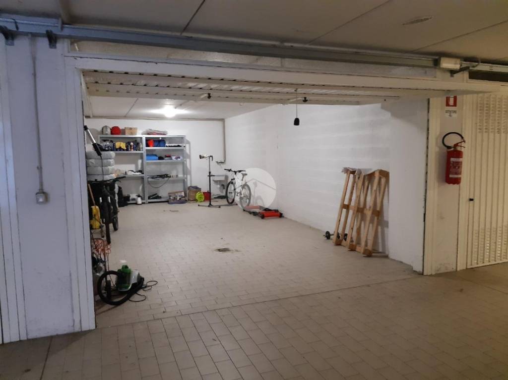 Garage in affitto a Valsamoggia via Giuseppe Mazzini, 22