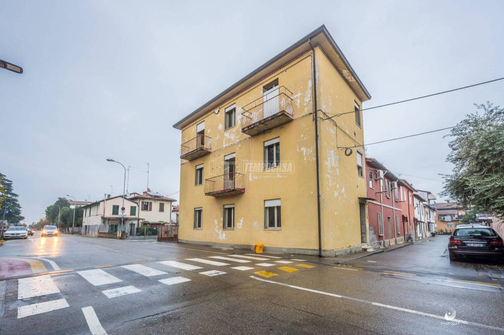 Casa Indipendente in vendita a Castel Bolognese via Biancanigo 232/1