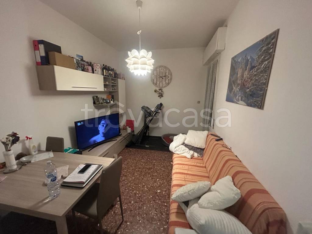 Appartamento in affitto a Bologna via Alessandro Stoppato, 22