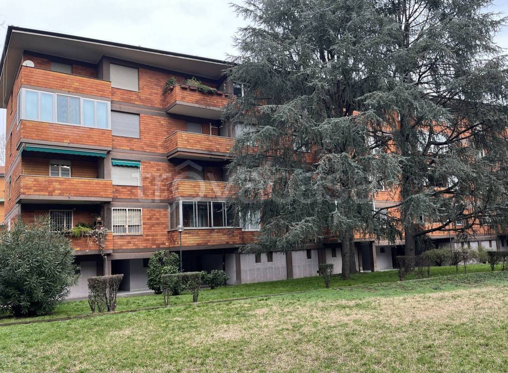 Appartamento in affitto a Milano via Carlo Alberto Pisani Dossi, 39