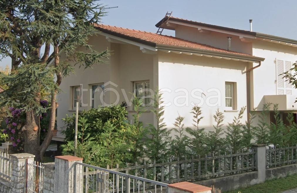 Casa Indipendente in affitto a Camaiore via Matteucci