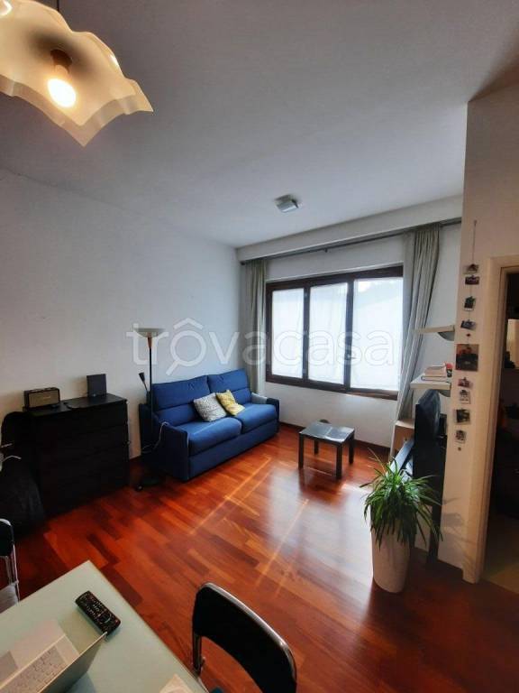 Appartamento in affitto a Milano via Principe Eugenio, 48