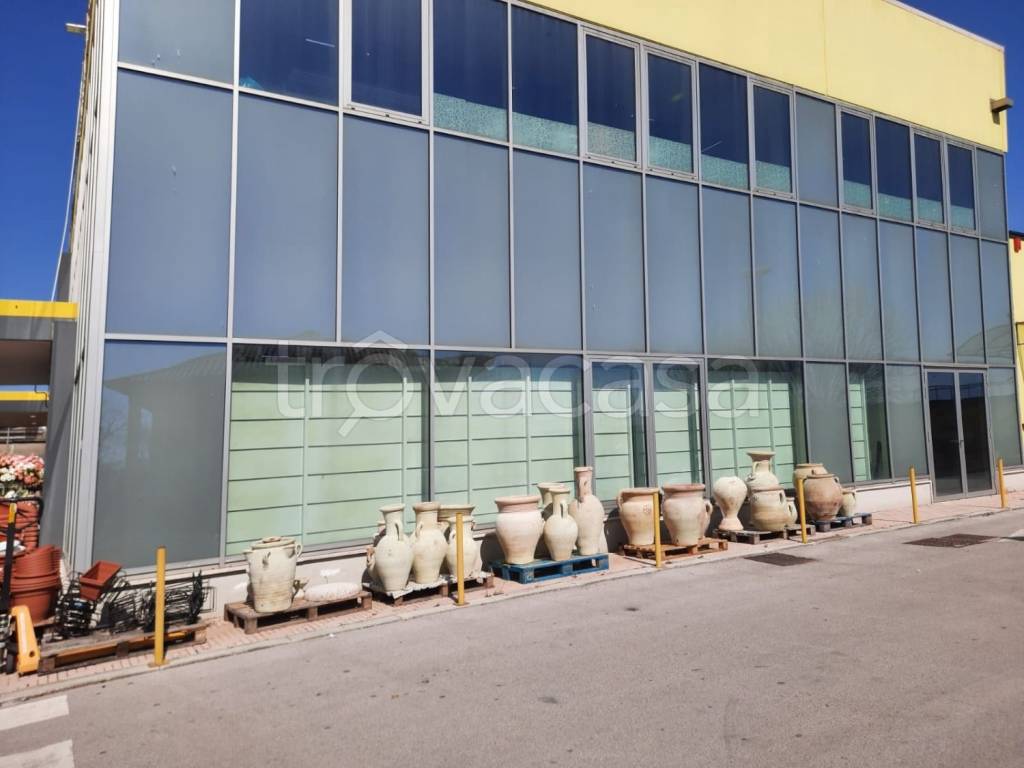 Capannone Industriale in vendita a Supino via Morolense, 20