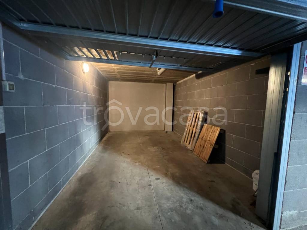 Garage in vendita a Firenze via Pietro della Valle