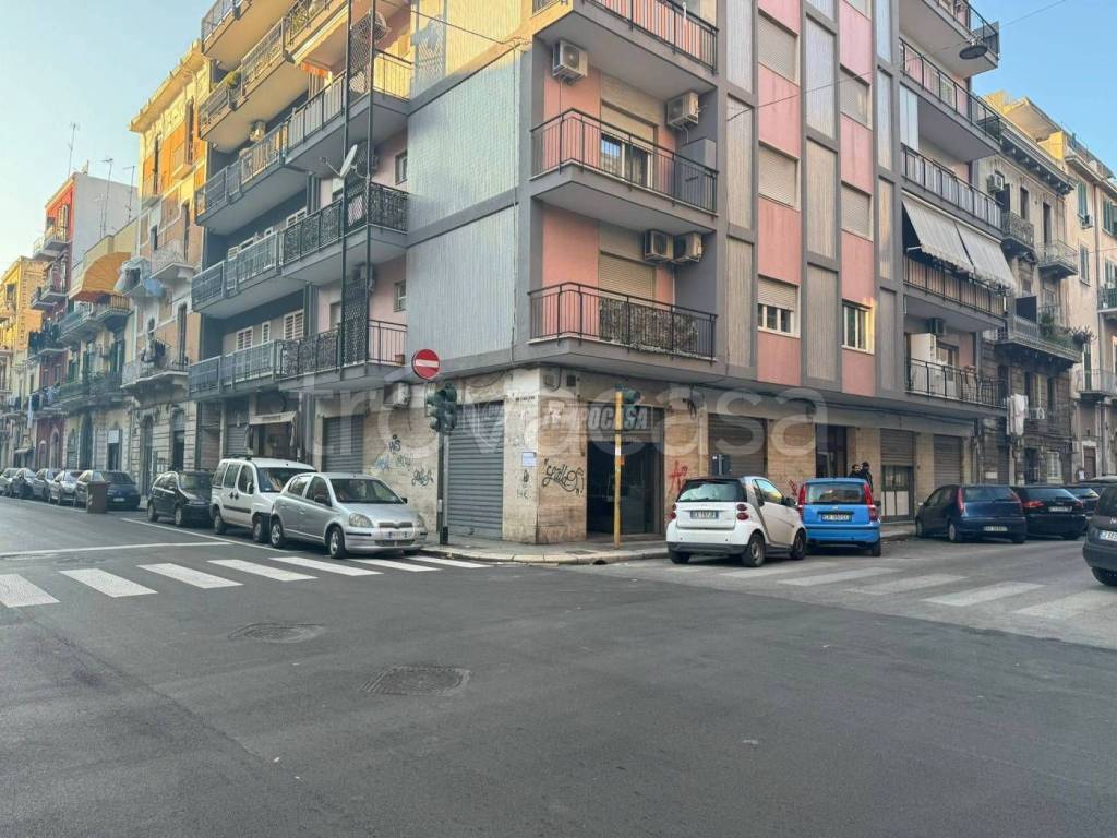 Negozio in affitto a Bari via Ettore Fieramosca, 127/a