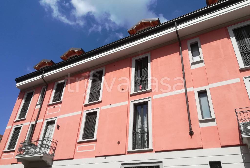 Appartamento in affitto a Milano via Monte Peralba, 5