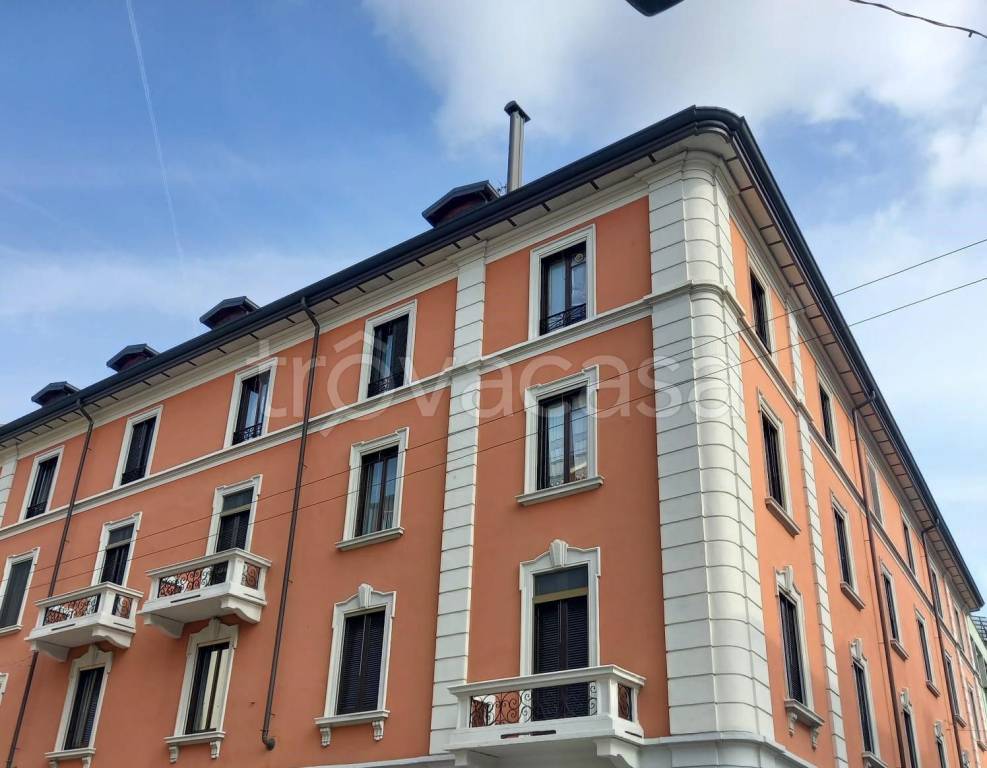 Appartamento in affitto a Milano via Monte Palombino, 8