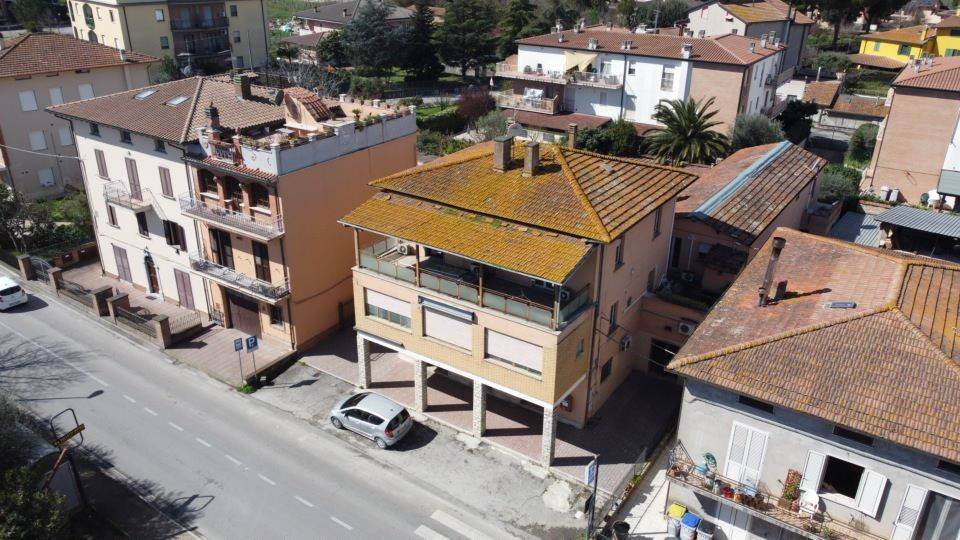 Casa Indipendente in vendita a Torgiano via Assisi, 15