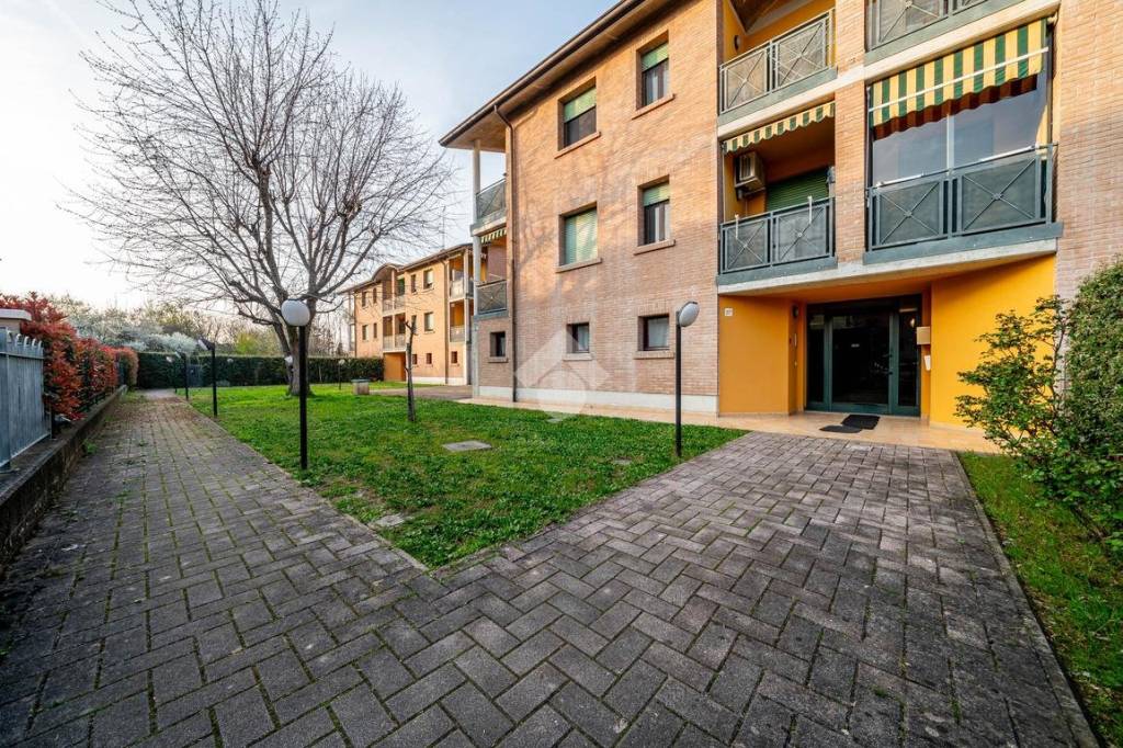 Appartamento in vendita a Montecchio Emilia via Cesare Pavese, 27