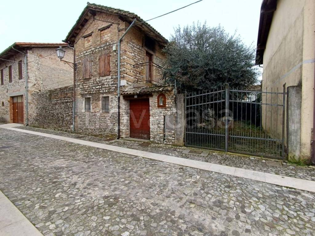 Villa Bifamiliare in vendita a Valvasone Arzene