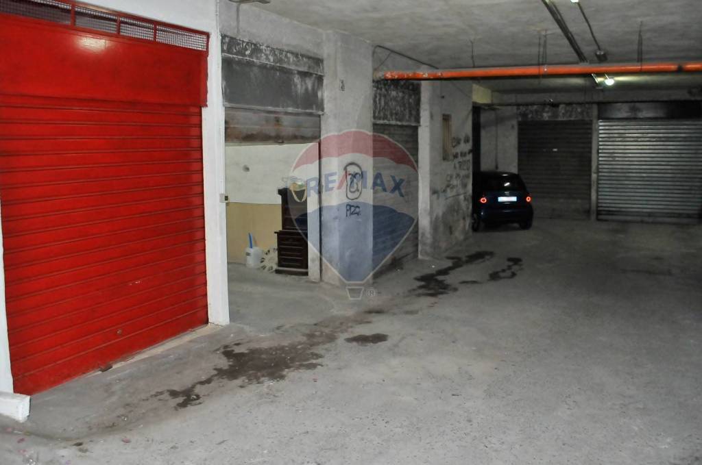 Garage in vendita a Sant'Agata li Battiati largo Barriera, 10