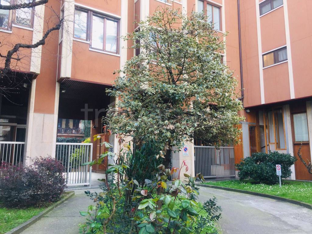 Appartamento in affitto a Milano corso Giuseppe Garibaldi, 72