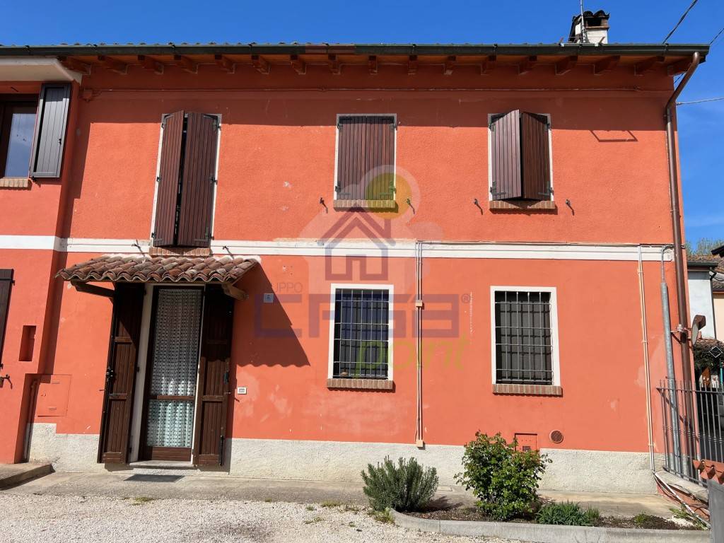 Casa Indipendente in affitto a Gadesco-Pieve Delmona via Giovanni Savaresi
