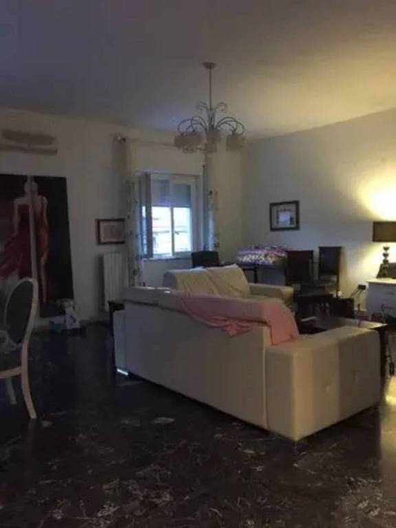 Appartamento in vendita a Crotone via Giacomo Manna