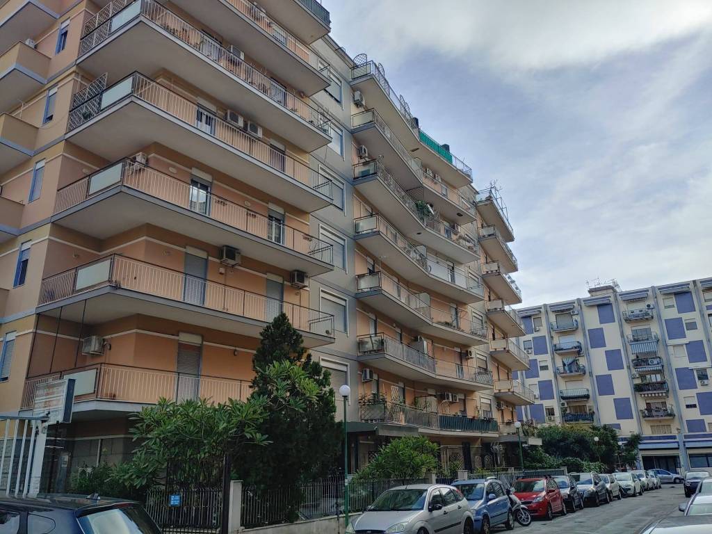 Attico in affitto a Palermo via Raffaello, 8