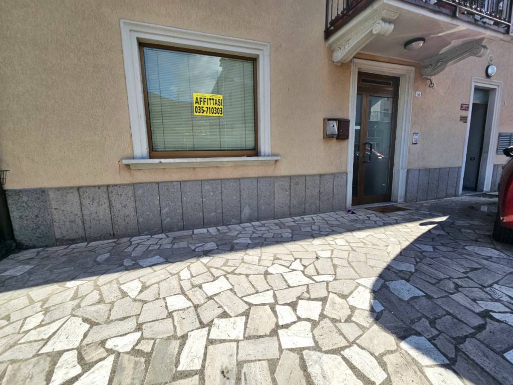 Ufficio in affitto a Vertova via San Rocco