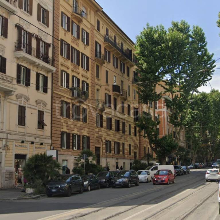 Ufficio in vendita a Roma via di Villa Torlonia