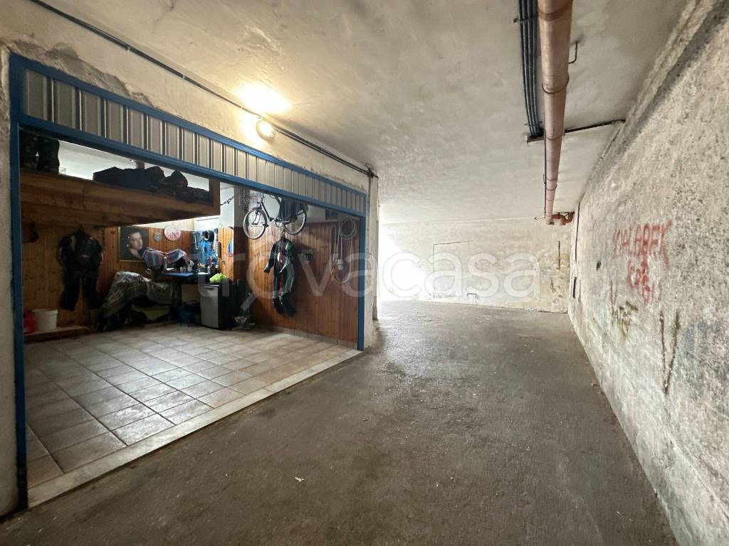 Garage in vendita a Vico Equense via Raffaele Bosco, 211