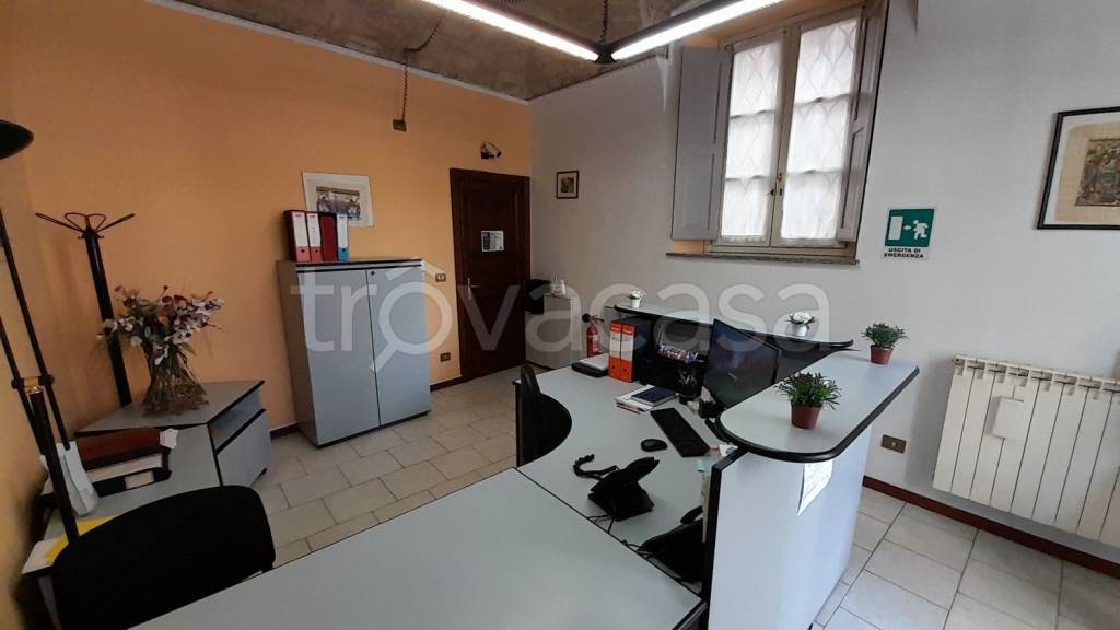 Ufficio in vendita a Voghera via Giovanni Plana, 40