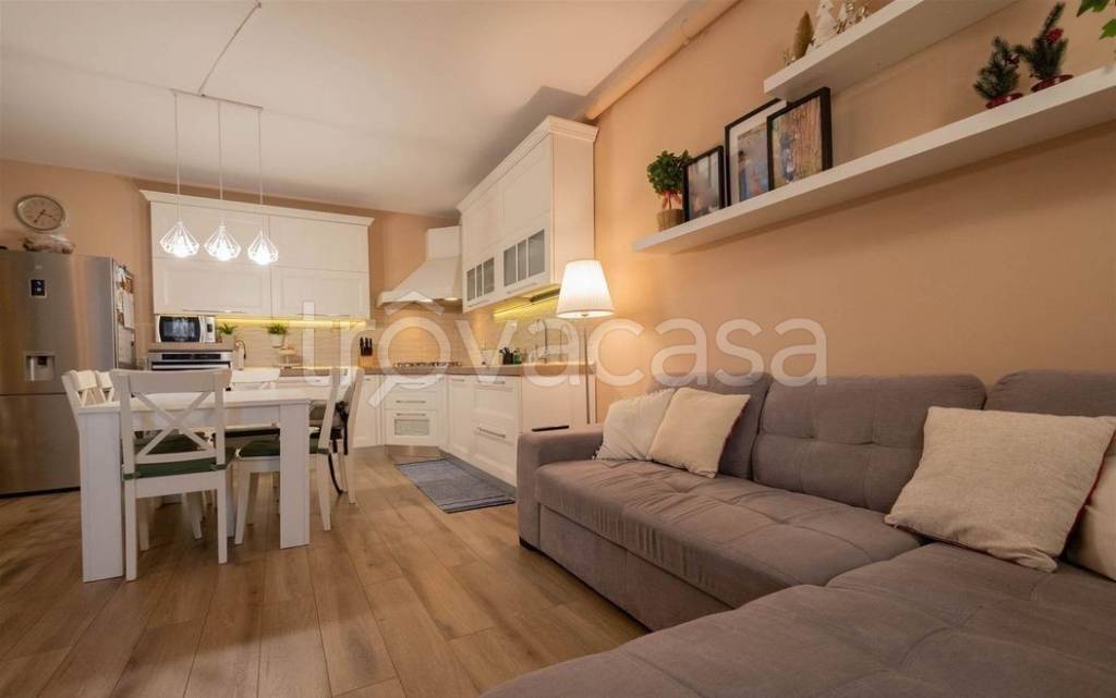 Appartamento in in affitto da privato a Bollate via Vincenzo Attimo, 48