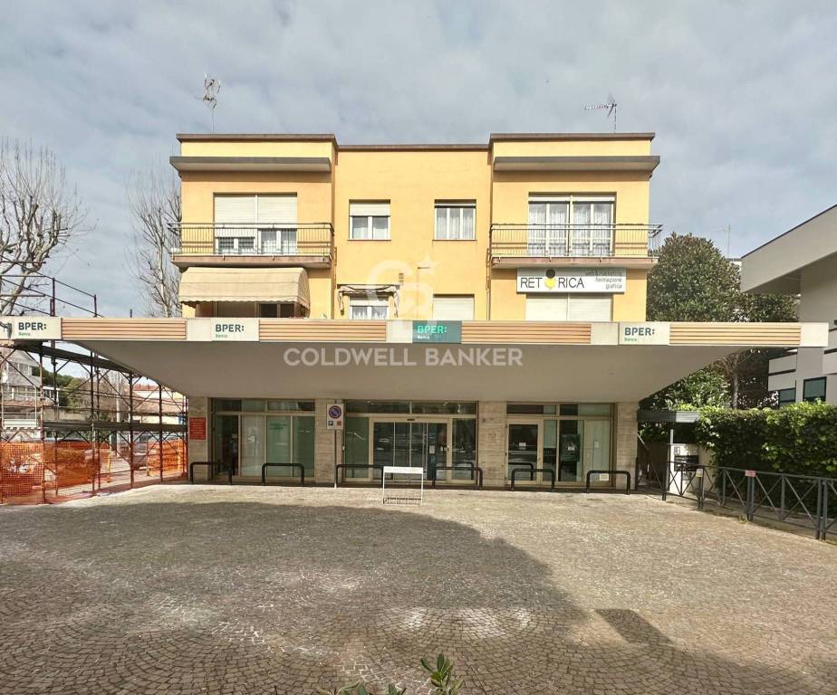 Ufficio in vendita a Riccione viale Ceccarini, 200