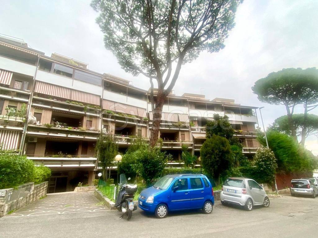 Appartamento in affitto a Roma via Roccaporena, 51
