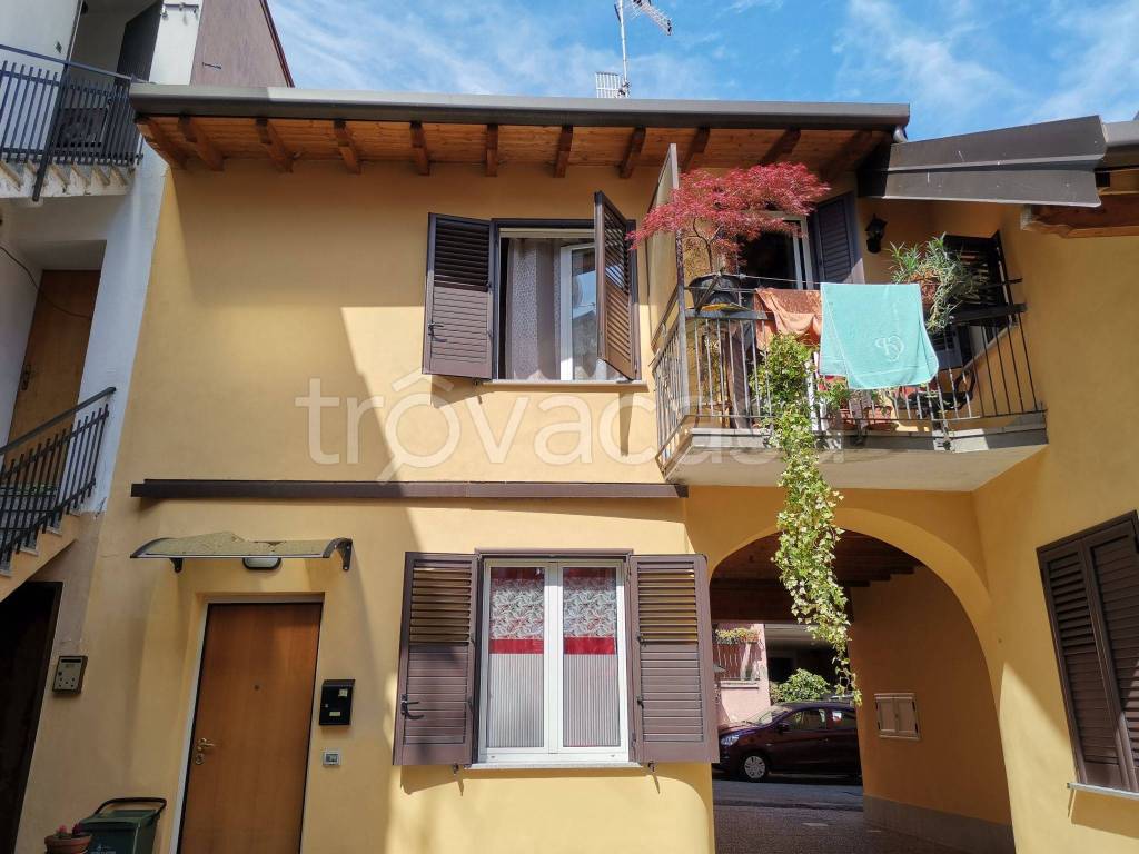 Appartamento in in affitto da privato a Villa Guardia via Negrini, 25