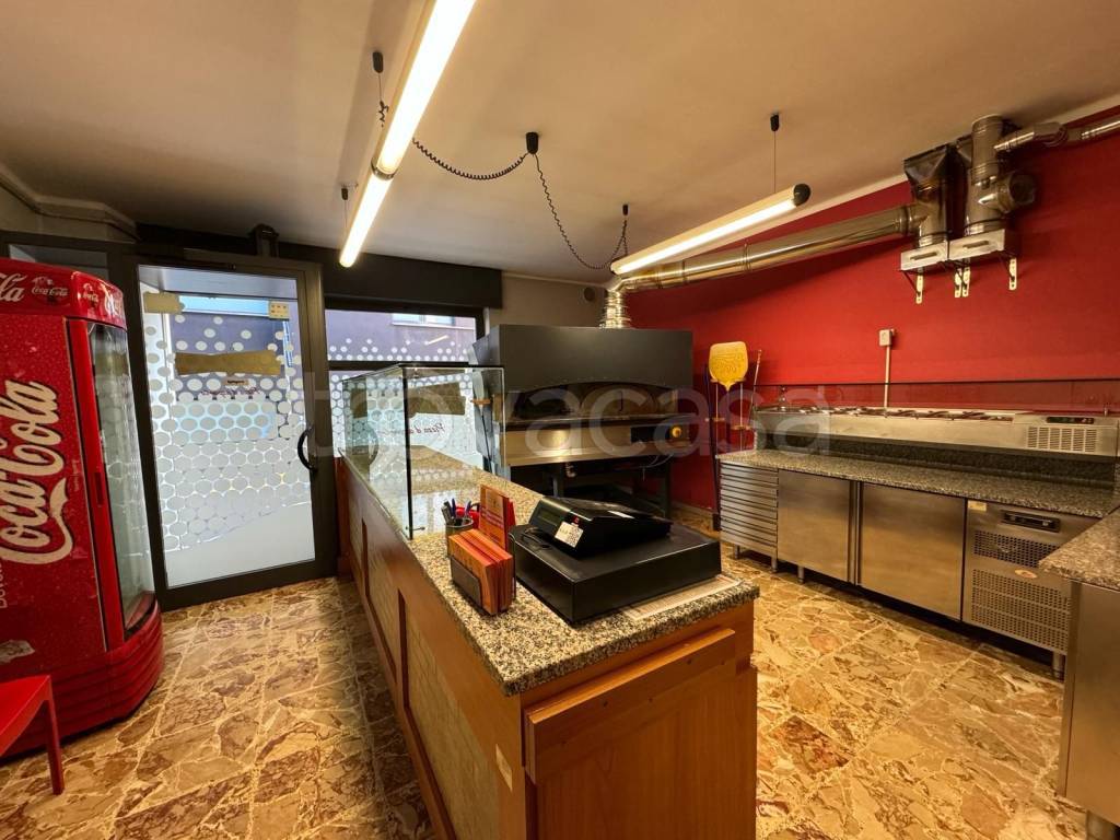 Pizzeria in affitto a Casnigo via Giuseppe Garibaldi, 17