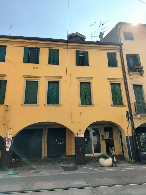 Intero Stabile in vendita a Padova corso Vittorio Emanuele II
