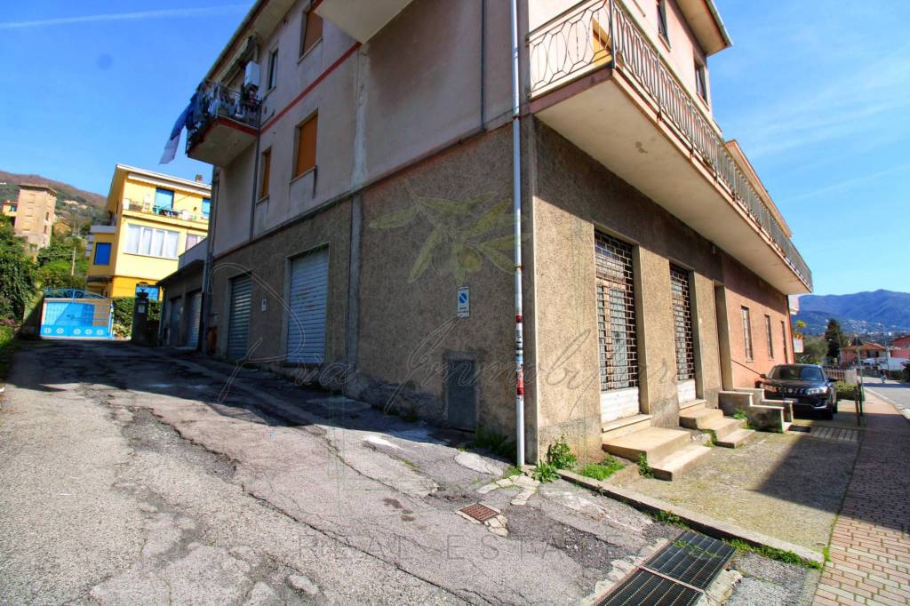 Magazzino in vendita a Rapallo via Santa Maria del Campo