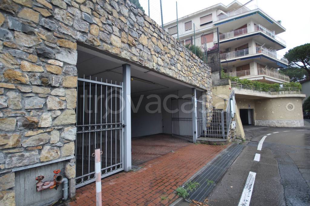 Garage in vendita a Sanremo strada Solaro, 24