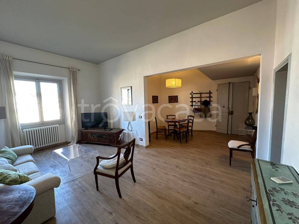 Appartamento in affitto a Firenze lungarno Amerigo Vespucci, 26