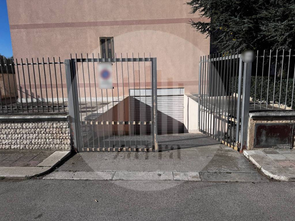 Garage in vendita a Capurso via San Pietro, 88