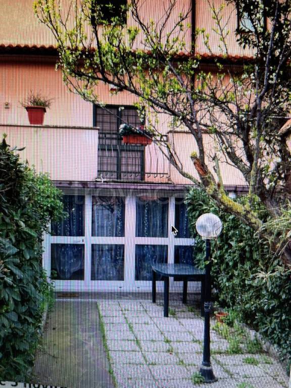 Villa Bifamiliare in affitto a Fiumicino via Porto Cervo