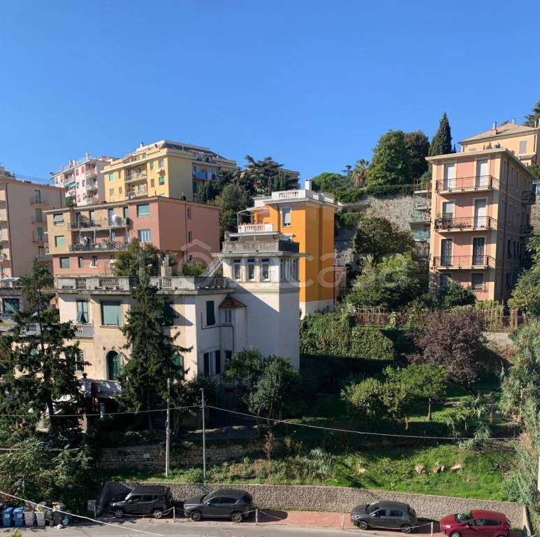 Appartamento in in affitto da privato a Genova via Stefano Castagnola, 28