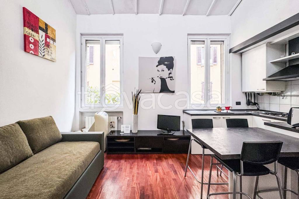 Appartamento in affitto a Milano via Lodovico Muratori,10