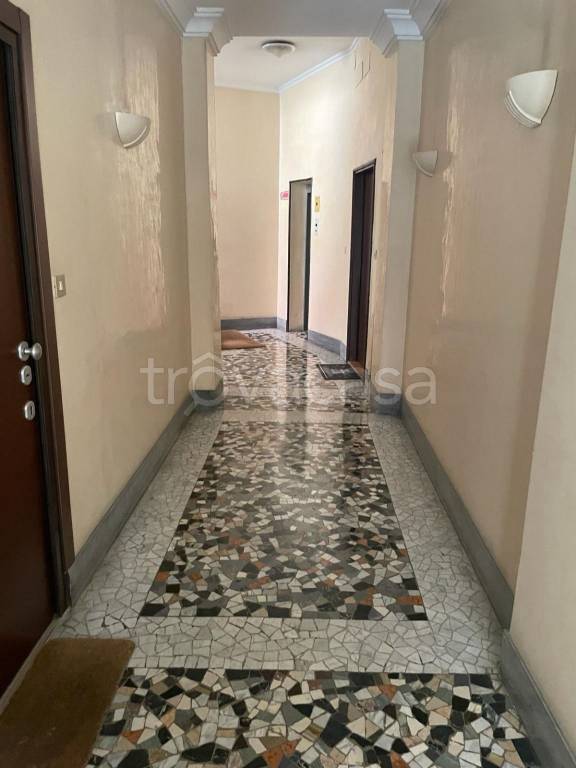 Appartamento in affitto a Milano via Sirte, 8