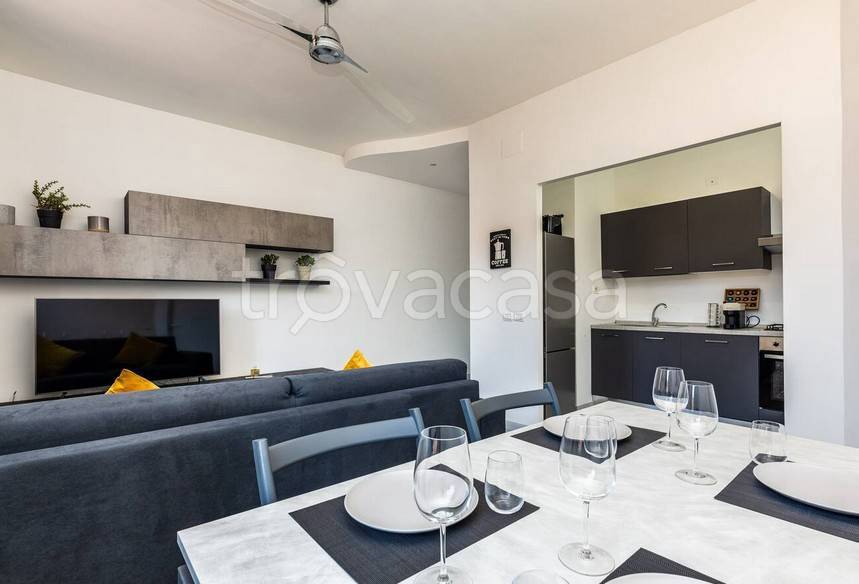 Appartamento in in affitto da privato a Varese via della Brunella, 1