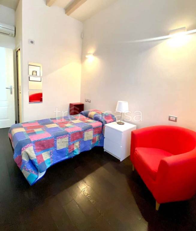 Appartamento in affitto a Milano via Plinio,30
