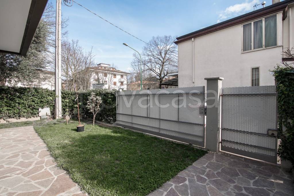 Appartamento in vendita a Selvazzano Dentro via Udine