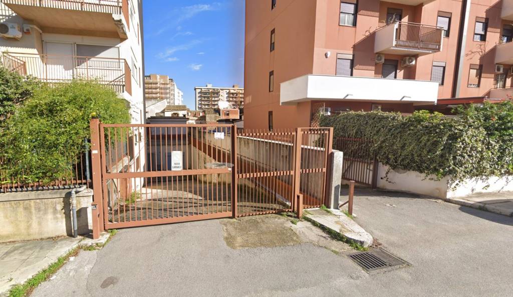 Garage in vendita a Palermo via Francesco Donzelli, 2