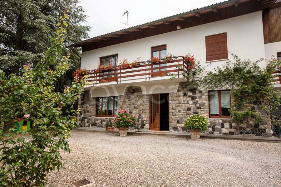 Villa in vendita a Chianciano Terme via Le Piane