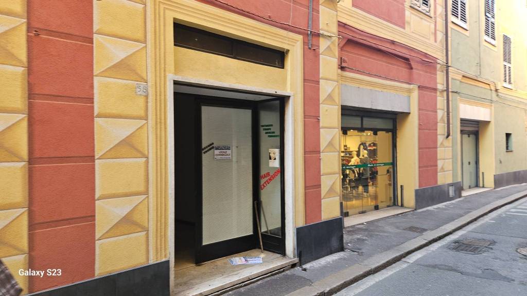 Negozio in vendita a Genova via Alfredo d'Andrade