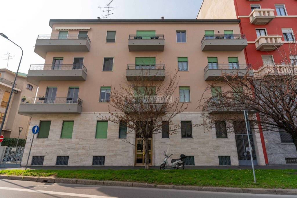 Appartamento in affitto a Milano via Gian Carlo Castelbarco, 22