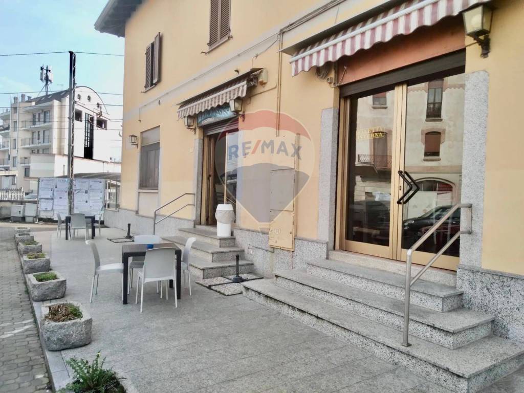 Bar in vendita a Novara via Biandrate, 1