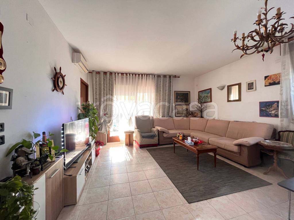 Appartamento in vendita a Padova via Siracusa